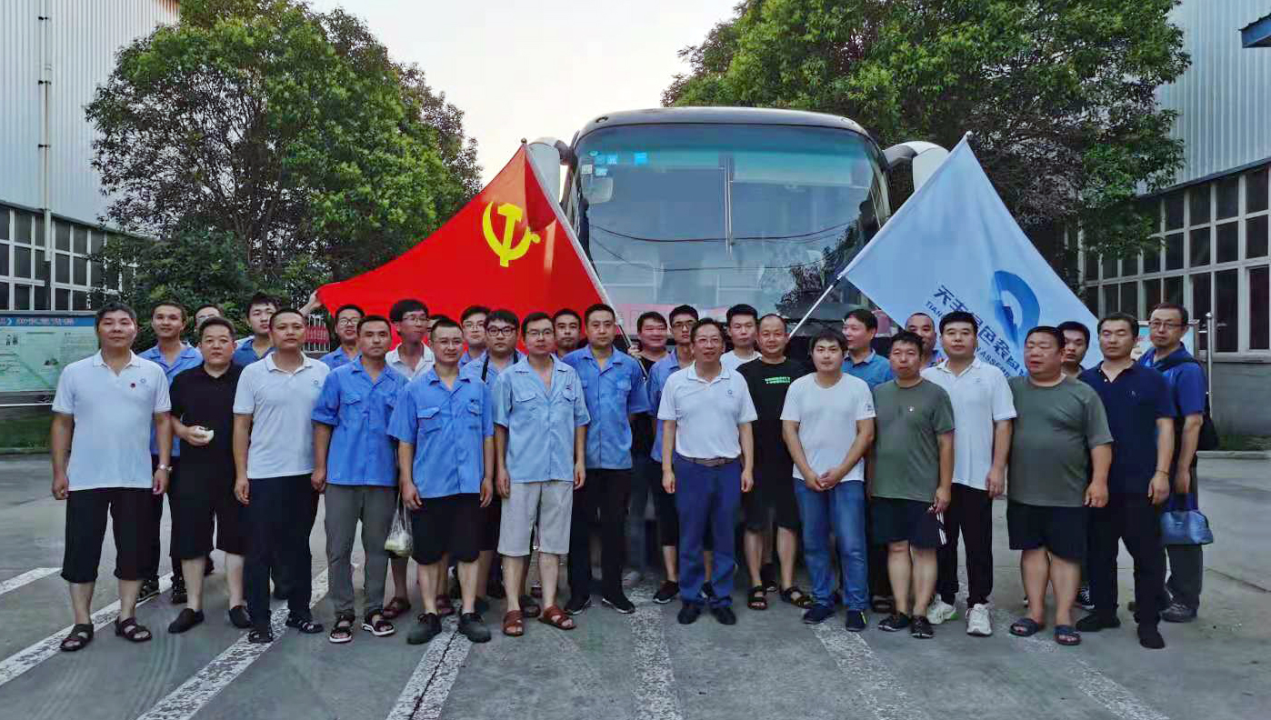抗洪救災，共克時艱